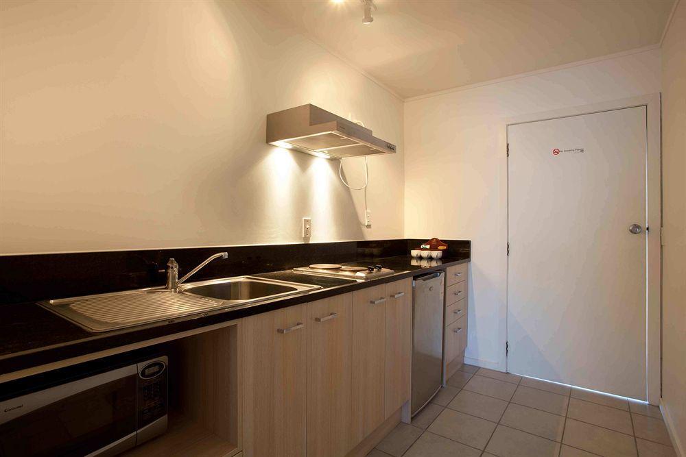 Kiwi Airport Backpackers Hostel Auckland Exterior photo