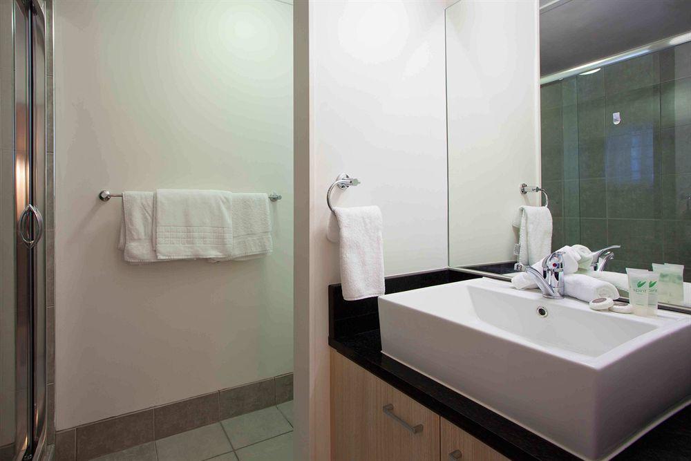 Kiwi Airport Backpackers Hostel Auckland Exterior photo