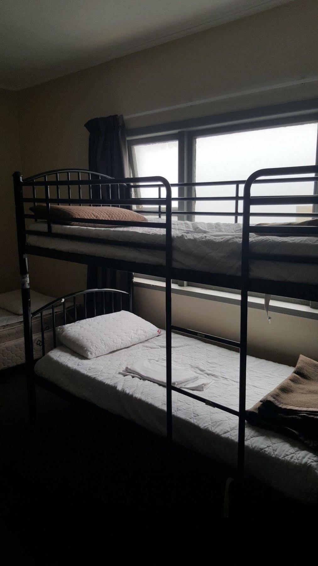 Kiwi Airport Backpackers Hostel Auckland Exterior photo